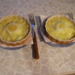 Запеченые яйца с кабачками