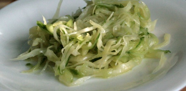 салат из капусты с огурцом