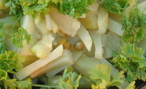 Картошка с кабачками и зелёным горошком