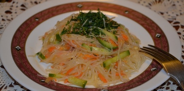 салат с фунчозой по-корейски